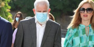 Alldaynews.gr Δίκη Φιλιππίδη: Ξέσπασε σε κλάματα η σύζυγός του – «Ο Πέτρος δεν είναι βιαστής, είναι αθώος»