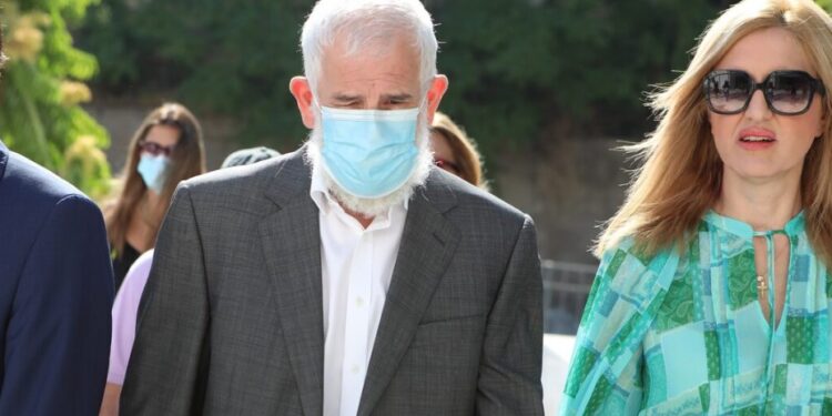 Alldaynews.gr Δίκη Φιλιππίδη: Ξέσπασε σε κλάματα η σύζυγός του – «Ο Πέτρος δεν είναι βιαστής, είναι αθώος»