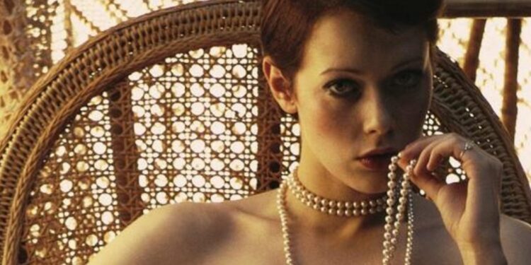 Alldaynews.gr «Έχω εύθραυστη αυτοπεποίθηση»: Η τραγική ζωή της «Εμμανουέλα»