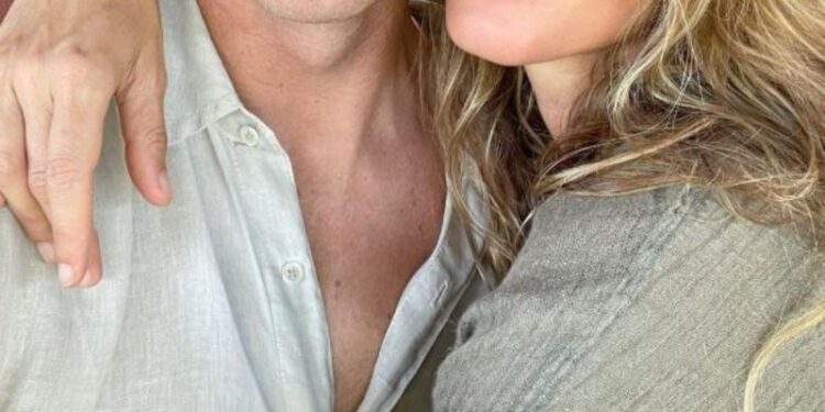 Alldaynews.gr Πήρε τα παιδιά τους και έφυγε από το σπίτι – Χωρίζει αγαπημένο ζευγάρι μετά από 13 χρόνια;