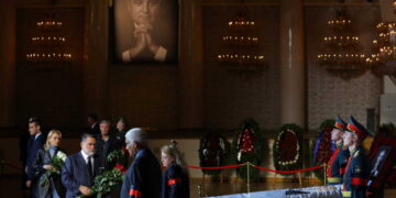 Μιχαήλ Γκορμπατσόφ: Οι Ρώσοι αποχαιρετούν τον τελευταίο σοβιετικό ηγέτη