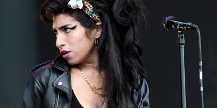 Alldaynews.gr Έιμι Γουάινχάουζ