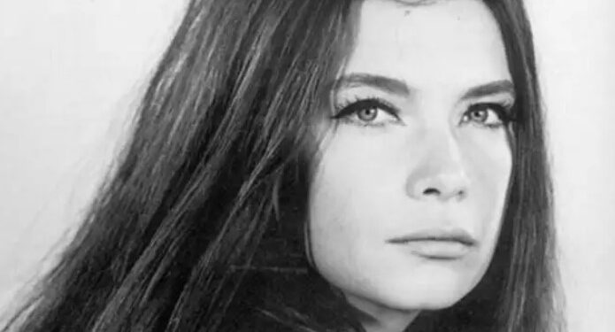 Alldaynews.gr Τζένη Καρέζη