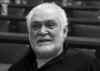 Κώστας Καζάκος