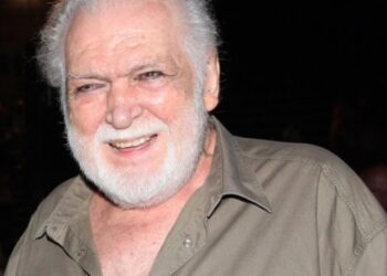 Κώστας Καζάκος