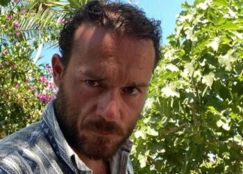 Κολωνάκι: «Ήταν ατύχημα, δεν με έσπρωξε κανείς» λέει ο 35χρονος που έπεσε στο κενό από τον 3ο όροφο