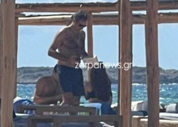 Κυριάκος Μητσοτάκης: Για μπάνιο στα Φαλάσαρνα Χανίων