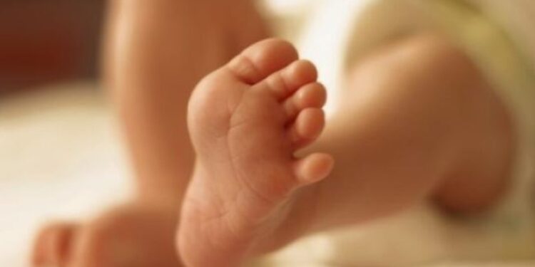 Θρηνεί το Πανελλήνιο για το Νεκρό Βρέφος-Συγκλονίζει ο πατέρας: “Έβαλε τα δάχτυλά του σε ένα αντικουνουπικό”[video]