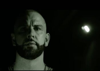 Τεράστιο σοκ: Νεκρός γνωστός ράπερ μετά από επίθεση με μαχαίρι