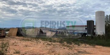 Alldaynews.gr Πρέβεζα: Οι πρώτες εικόνες από τη φονική έκρηξη σε μονάδα εκτροφής πέστροφας – Δύο οι νεκροί