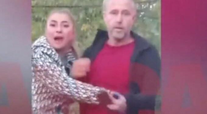 Alldaynews.gr Επικό σκηνικό στη Ρουμανία: Προπονητής πιάστηκε στα χέρια με τη μάνατζερ σύζυγό του on camera (video)