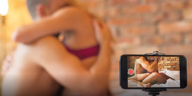 Alldaynews.gr Στο φως νέες μαρτυρίες από γυναίκες θύματα του ομαδικού ροζ βίντεο