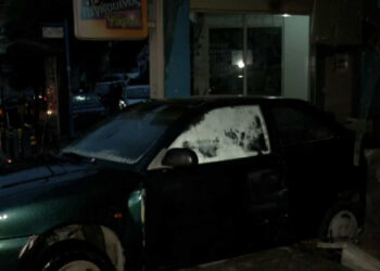 Θεσσαλονίκη: Δρόμοι χείμαρροι από την καταιγίδα – Αυτοκίνητο παρασύρθηκε και «μπήκε» σε ιχθυοπωλείο