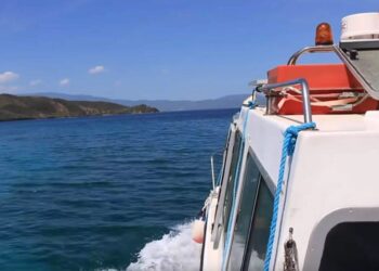 Άγριο ξύλο σε στεριά και θάλασσα με τραυματίες στο Τρίκερι για τα θαλάσσια ταξί