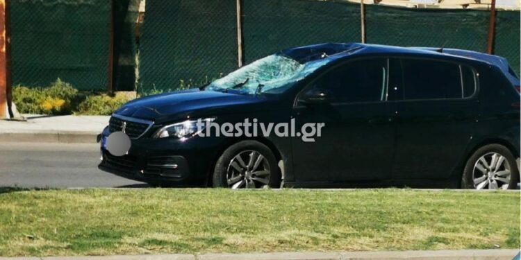 Alldaynews.gr Θεσσαλονίκη: Υπηρεασικό όχημα της Αστυνομίας παρέσυρε και τραυμάτισε σοβαρά 16χρονο ποδηλάτη (φωτο, video)