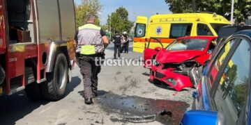 Alldaynews.gr Θεσσαλονίκη: Σφοδρή σύγκρουση δυο αυτοκίνητων στην παραλιακή – Ένας τραυματίας στο νοσοκομείο (φωτο, video)
