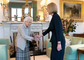 Βασίλισσα Ελισάβετ: Δύο ώρες πριν την επίσημη αναγγελία είχε ενημερωθεί για τον θάνατο η Τρας