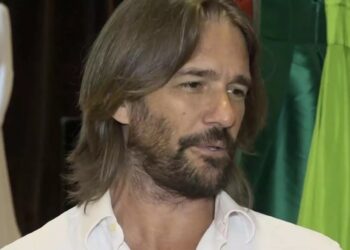 Βλάσσης Χολέβας: Αν το έκαναν στο παιδί μου θα έμπαινα στο στούντιο και θα τα έσπαγα όλα