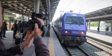 Alldaynews.gr Λάρισα: Μαρτυρικό ταξίδι για στρατιώτη με τρένο – Πήρε τηλέφωνο ο ίδιος για να σπεύσει ασθενοφόρο