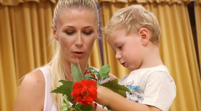 Η Ρούξι για Νικολαΐδη: «Ο Φίλιππος έμαθε πριν από λίγο για τον χαμό του πατέρα του»