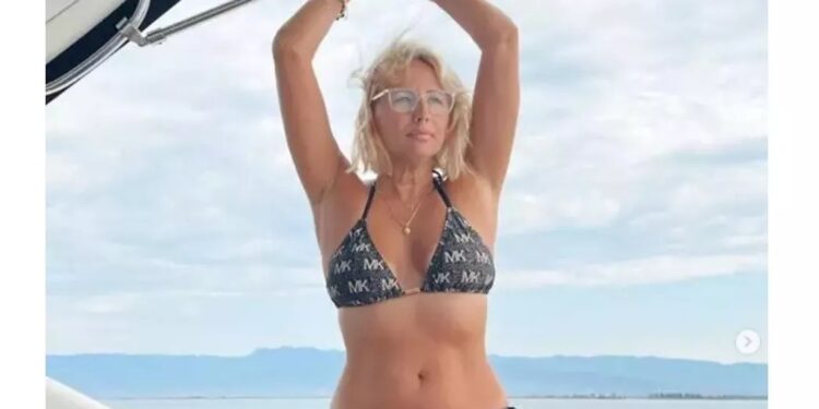 Alldaynews.gr Κατερίνα Παπακωστοπούλου: Ασταμάτητη με το μπικίνι της η δημοσιογράφος του Star (φωτο)