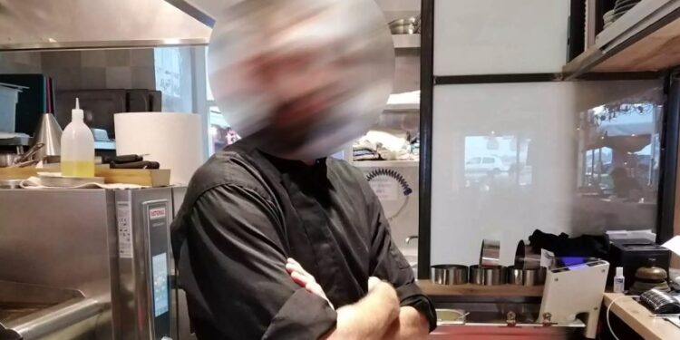 Συμβαίνει Τώρα: Παραδόθηκε ο 26χρονος που μαχαίρωσε τον Γιάννη Μάρκου