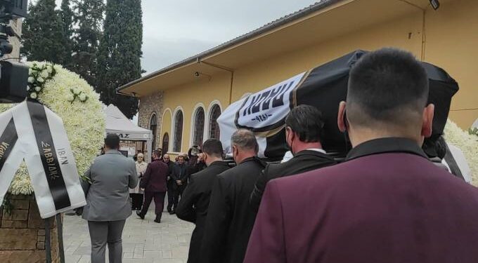 Σταύρος Σαράφης: Με τη σημαία του ΠΑΟΚ το φέρετρο στην κηδεία του