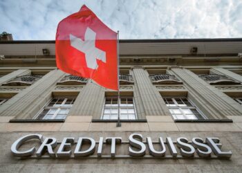 Καταρρέει η Credit Suisse; Φόβοι για νέα Lehman Brothers
