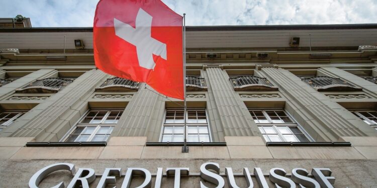 Alldaynews.gr Καταρρέει η Credit Suisse; Φόβοι για νέα Lehman Brothers