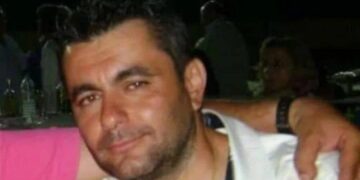 Alldaynews.gr Θρίλερ με την εξαφάνιση της 14χρονης: «Ο ίδιος άνδρας, παντρεμένος με παιδιά, την έχει αρπάξει ξανά» (φωτο, video)