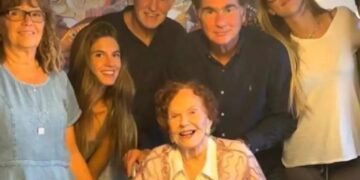 Alldaynews.gr Νίκος Παπανδρέου: Η μητέρα μου και ο Γιώργος μένουν μαζί σε ένα νοικιασμένο διαμέρισμα στο Παλαιό Φάληρο