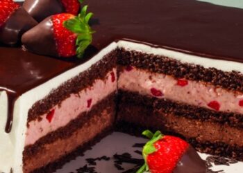 Βόλος: Τη μια ημέρα πήγε τούρτα στην εν διαστάσει σύζυγο και την επόμενη την χτύπησε