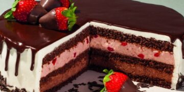 Βόλος: Τη μια ημέρα πήγε τούρτα στην εν διαστάσει σύζυγο και την επόμενη την χτύπησε