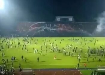 Τραγωδία: Δεκάδες νεκροί και τραυματίες μετά το τέλος ποδοσφαιρικού αγώνα