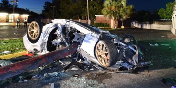 Alldaynews.gr Φρικτό τροχαίο: Κλεμμένη Μασεράτι εκτοξεύεται στον αέρα με 200 χλμ – Ένας νεκρός και δυο τραυματίες