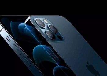 Είναι Απίστευτο! Ανακαλύφθηκε «iPhone» σε πίνακα ζωγραφικής του 1860