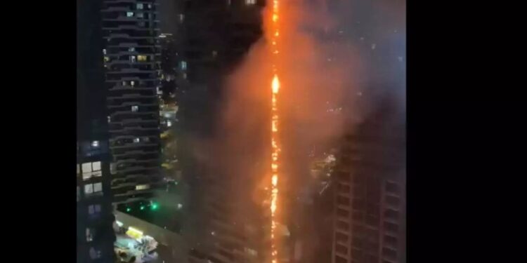 Alldaynews.gr Τεράστια φωτιά σε ουρανοξύστη στην Κωνσταντινούπολη