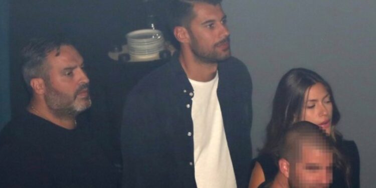 Γιώργιος Πρίντεζης: Στα μπουζούκια με την κούκλα σύζυγό του[photos]