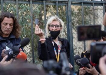 Βιασμός 12χρονης: Χοντρό Δούλεμα απο την «προέδρο εκδιδομένων γυναικών»-Λαϊκά Τραγούδια είχε το stickακι!!