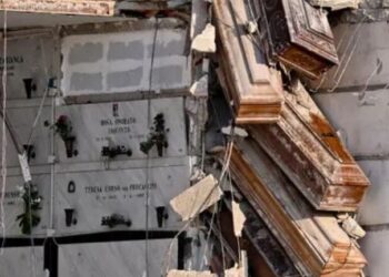 Alldaynews.gr Μακάβριο: Νεκροταφείο καταρρέει και τα φέρετρα κρέμονται στο κενό