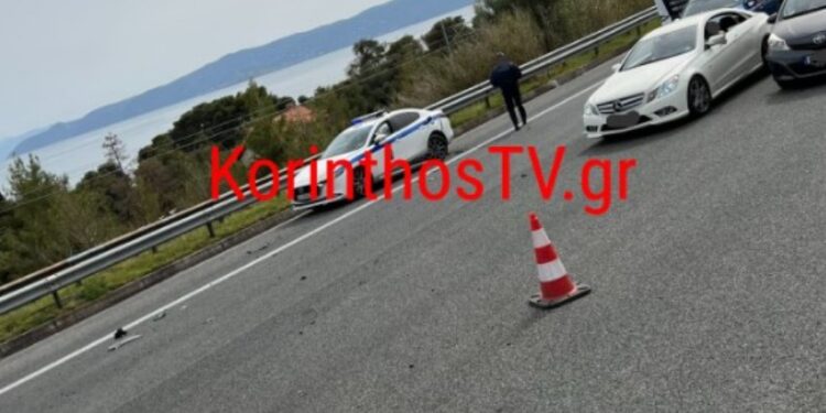 Τραγωδία με 2 Νεκρούς: Ηλικιωμένη μπήκε αντίθετα στην Αθηνών-Κορίνθου και συγκρούστηκε με μηχανή