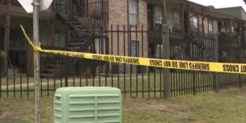 Alldaynews.gr Ασύλληπτη Τραγωδία: 10χρονος πυροβόλησε και σκότωσε κατά λάθος τον 8χρονο αδερφό του