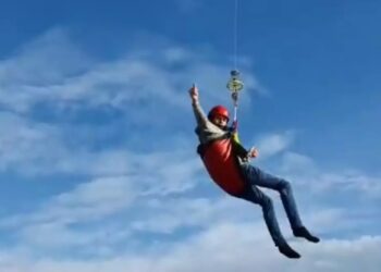 Σώθηκε μετά από μέρες γαντζωμένος σε σημαδούρα – Έτρωγε μύδια και φύκια