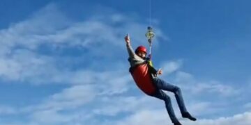 Alldaynews.gr Σώθηκε μετά από μέρες γαντζωμένος σε σημαδούρα – Έτρωγε μύδια και φύκια