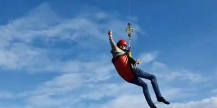 Alldaynews.gr Σώθηκε μετά από μέρες γαντζωμένος σε σημαδούρα – Έτρωγε μύδια και φύκια