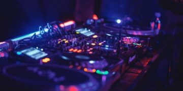 Alldaynews.gr Θρήνος: Νεκρός πασίγνωστος DJ – Πέθανε στον ύπνο του