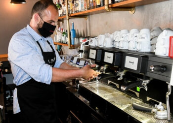 «Εγκεφαλικό» για ιδιοκτήτη καφέ με τον λογαριασμό ρεύματος: Του ήρθε 17.900 ευρώ