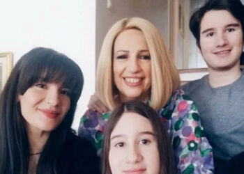 «Μας λείπει η αγκαλιά της»: Τα λόγια καρδιάς του συζύγου και των παιδιών της Φώφης Γεννηματά