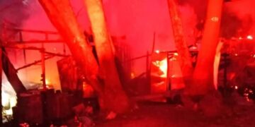 Κάηκε beach bar στη Σιθωνία Χαλκιδικής