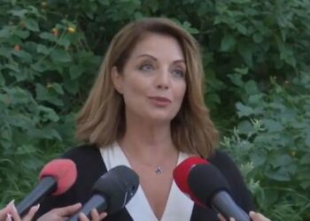 Έξαλλη η Άντζελα Γκερέκου: «Δεν θα απαντήσω σε αυτές τις γελοιότητες» (video)